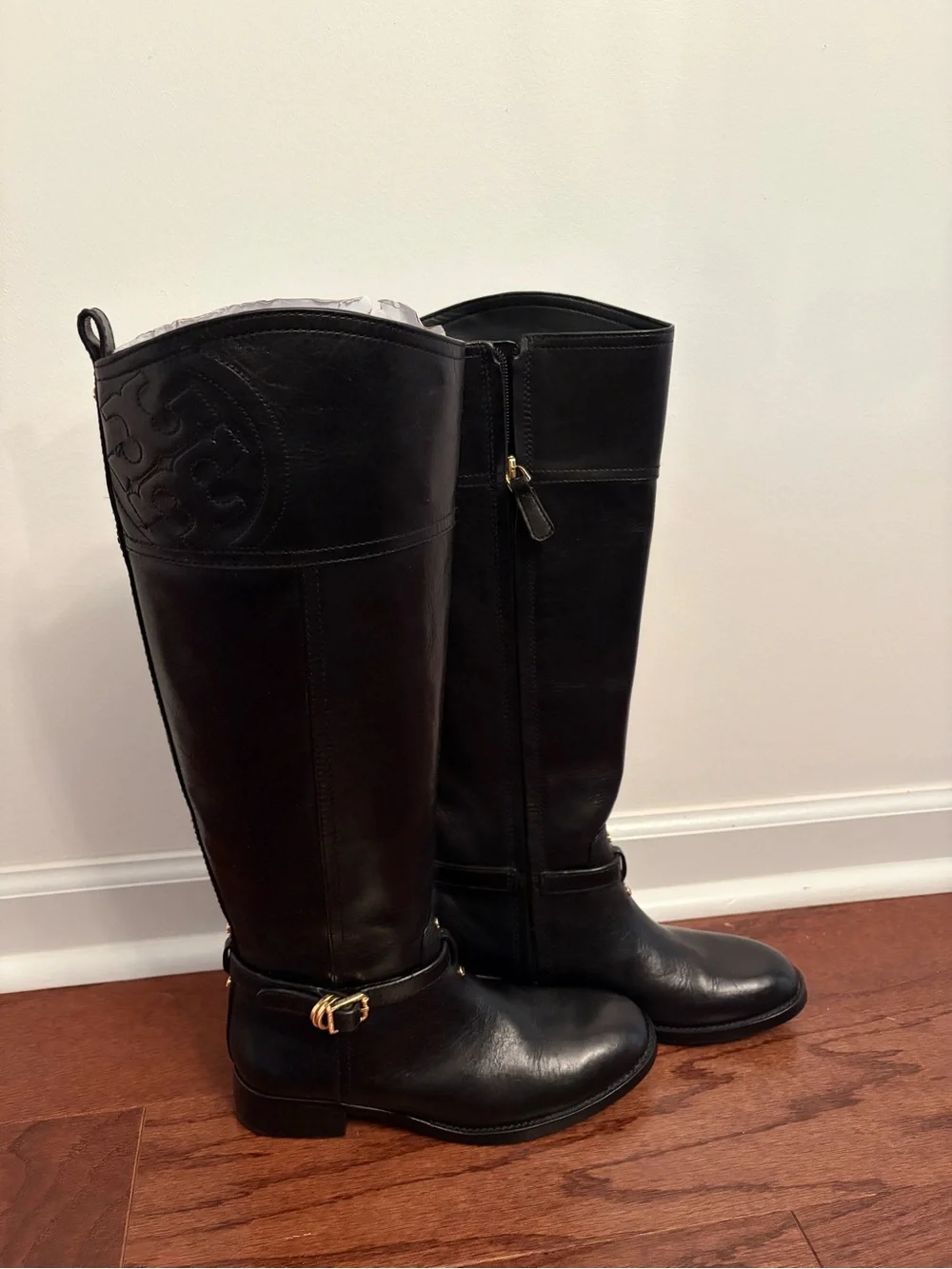 Tory Burch junction Black Leather Riding Boots with Logo Detail gold size 6.5 💕